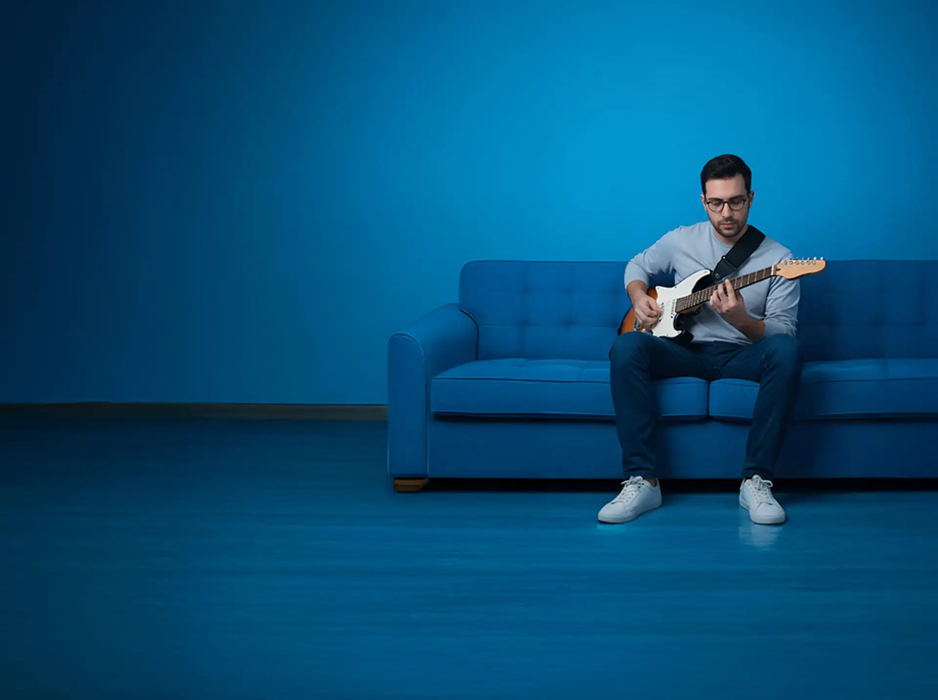 background world plus luce e gas